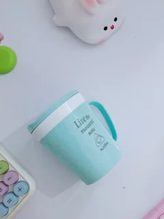 لیوان درب دار آسان نوش برند کارا